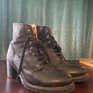 Frye Sabrina Black Lace-Up Ankle Boots